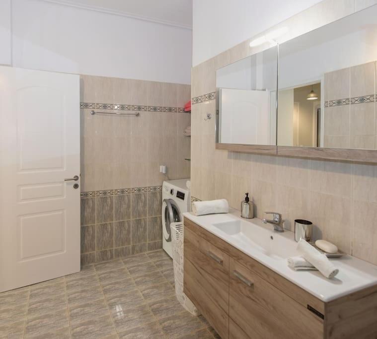 Thano'S Stylish Flat Just 150M To The Beach Farai ภายนอก รูปภาพ